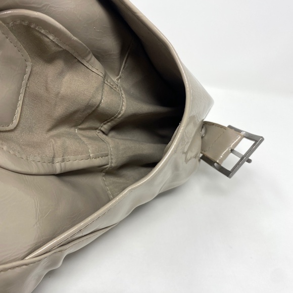 Kenneth Cole Reaction Beige Handbag Medium Sized Purse - Picture 8 of 11